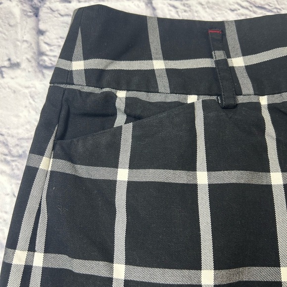 Tommy Hilfiger Black and White Plaid Mini Skirt. Preppy. Academia. Size 12. - Picture 3 of 9